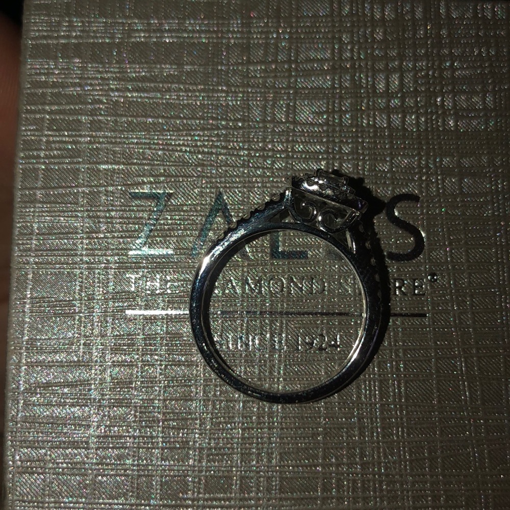 Beautiful Ring. - Picture 5 of 11